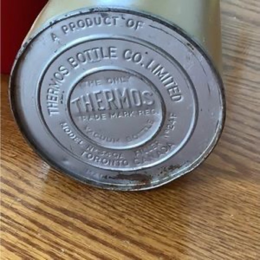 Thermos yellow with red and black stripe insulated bottle - Picture 4 of 6